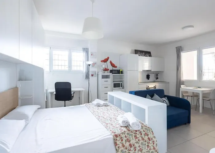 Elianto, By Short Holidays