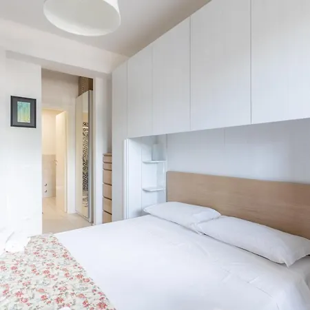 Elianto, By Short Holidays Bolonia