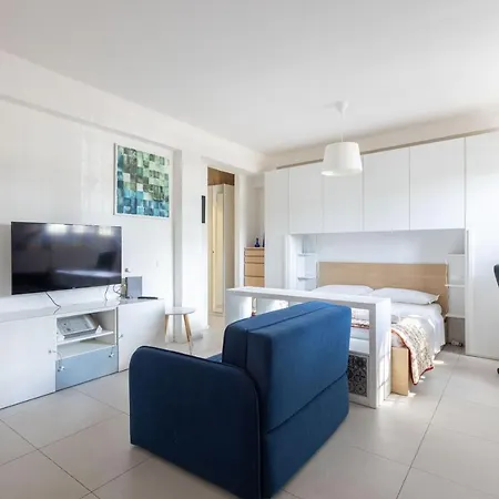 Elianto, By Short Holidays * Bolonia